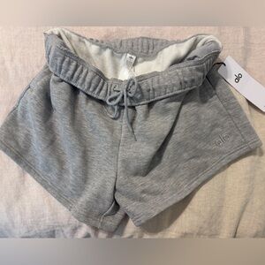 ALO Yoga Women's Athletic Gray Shorts medium accolade